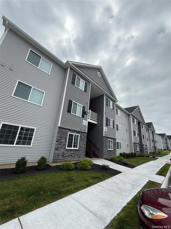 Building Photo - 206 Golf Links Rd