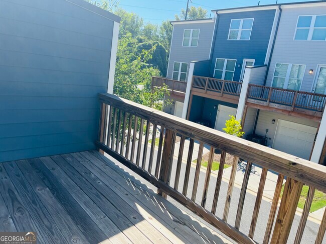 Building Photo - 2638 Creekside Dr NW