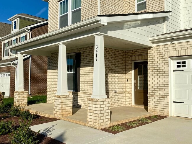 Building Photo - “Modern comfort meets Murfreesboro charm —...