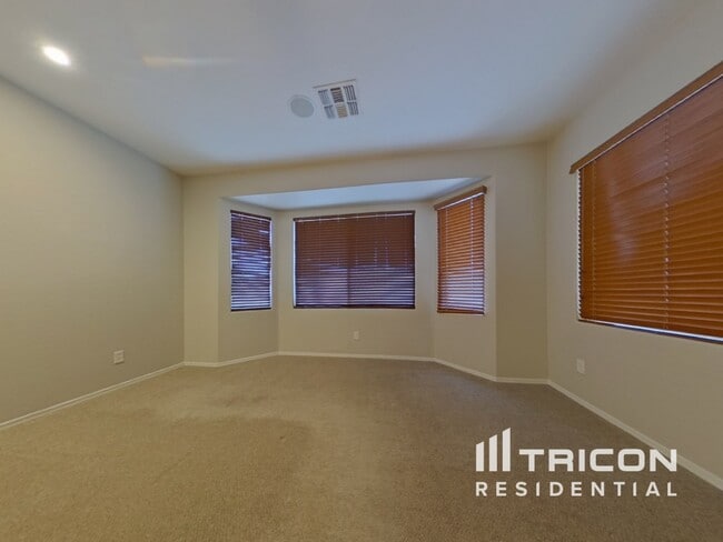 Building Photo - 700 S 220th Ln
