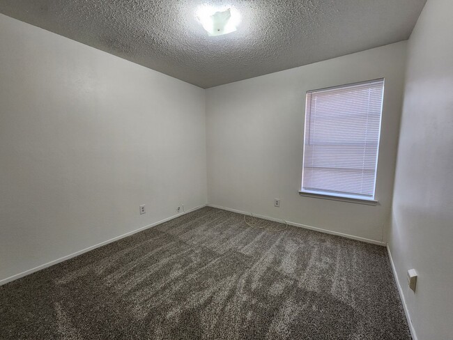 Building Photo - 508 Campbell Ln