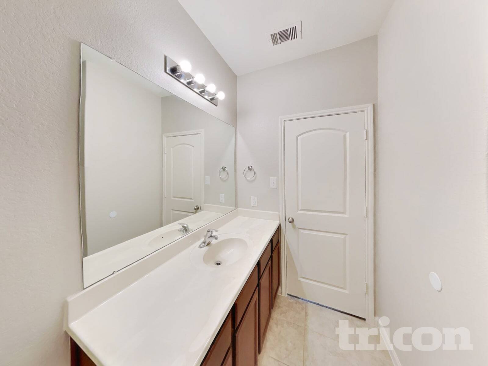 Building Photo - 116 Thorton Vine Dr