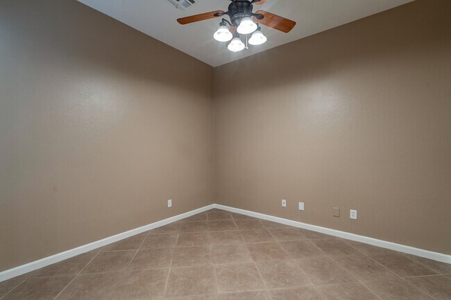 Building Photo - 3423 E Page Ave