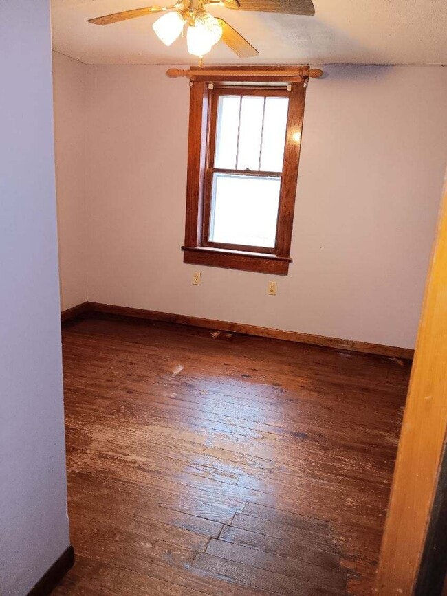 Building Photo - 2508 Edgemont Dr