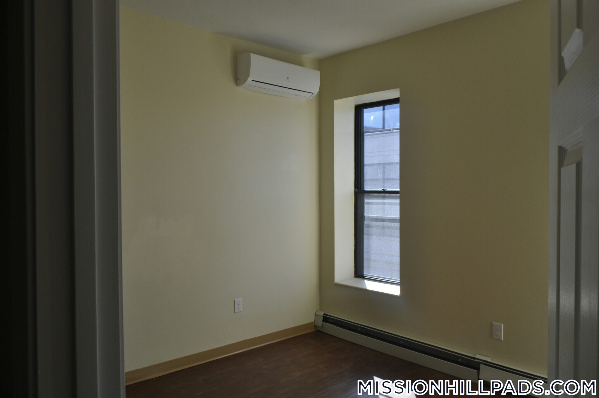 Building Photo - 13 Ruggles St
