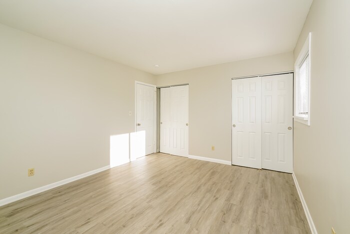 Building Photo - 472 Tailholt Ln