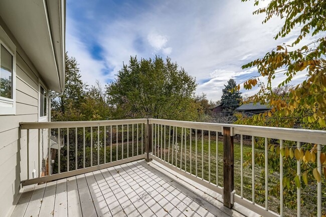 Building Photo - 4660 Sioux Dr