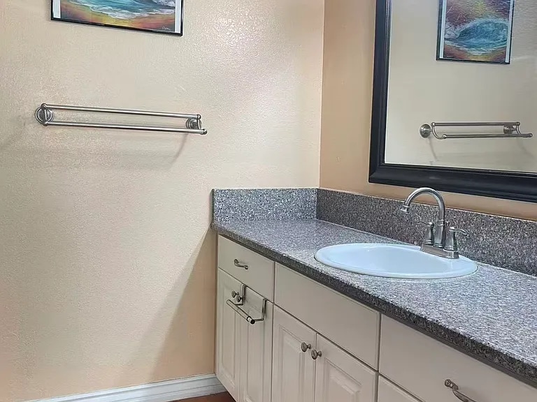 Building Photo - 660 Golden Springs Dr