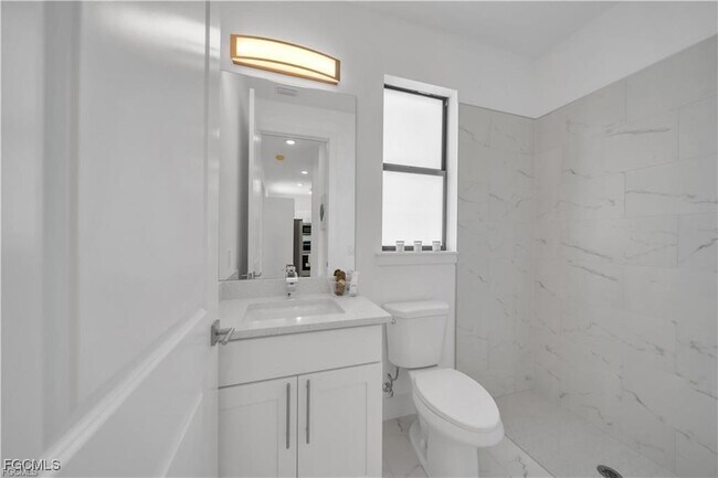 Building Photo - 2416-2418 Xelda Ave N