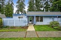 Building Photo - 2 BED & 1 BATH FOR RENT