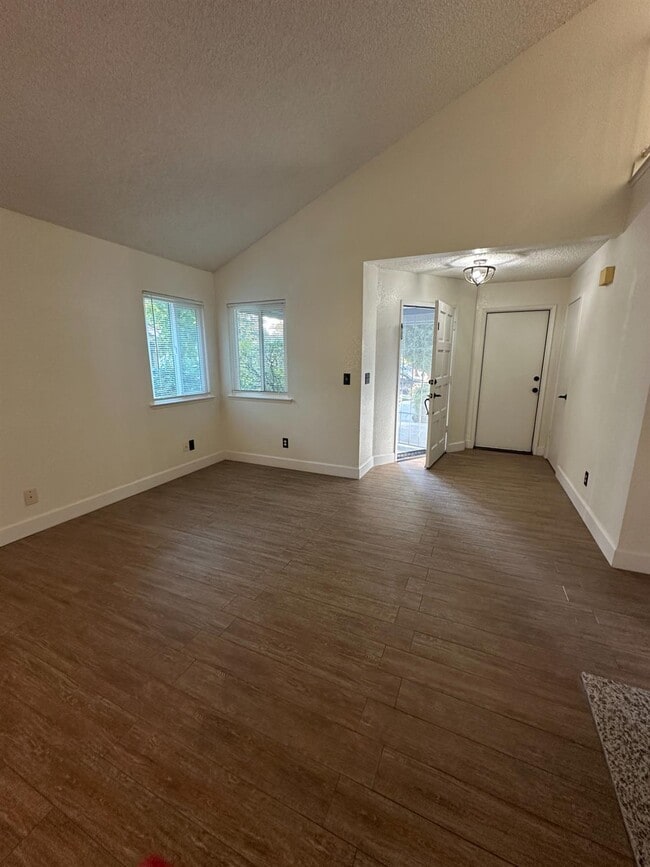 Building Photo - 10042 N Grouse Run