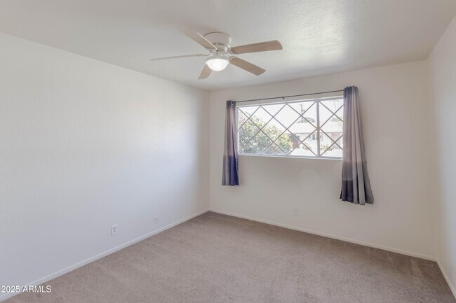 Building Photo - 7013 E Loma Land Dr