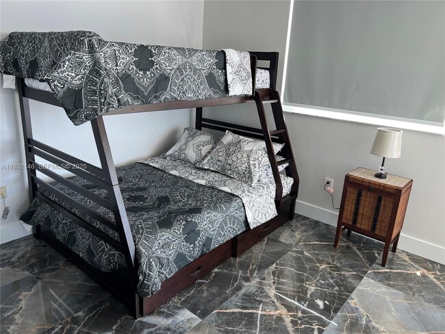 Building Photo - 18000 N Bay Rd