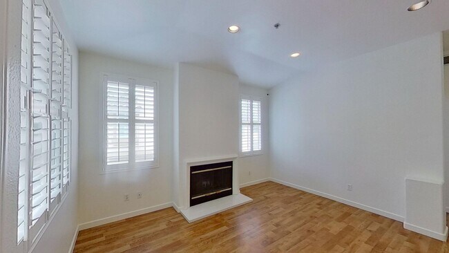 Building Photo - 1807 Ladrillo Aisle