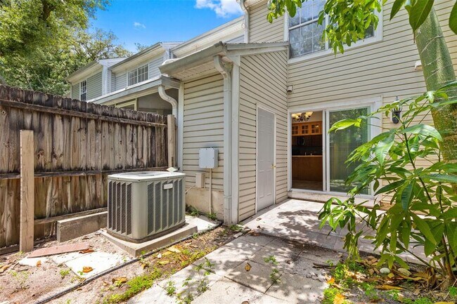 Building Photo - 5709 Dalden Dr