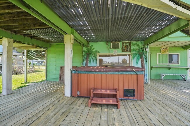 Building Photo - 4211 San Jacinto Dr