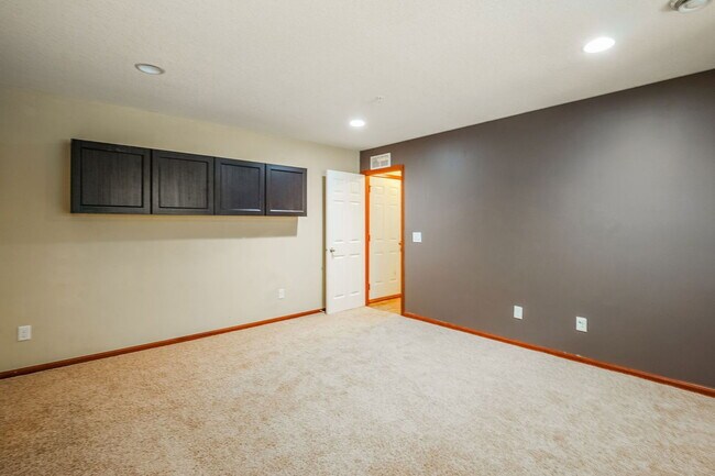 Building Photo - 1949 Commonwealth Blvd