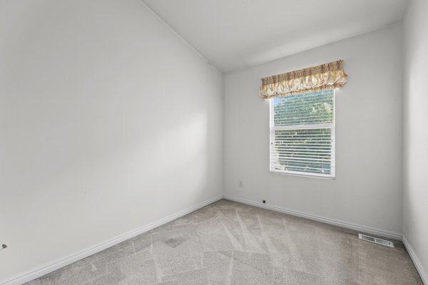 Building Photo - 1199 Dunrobin Ct S