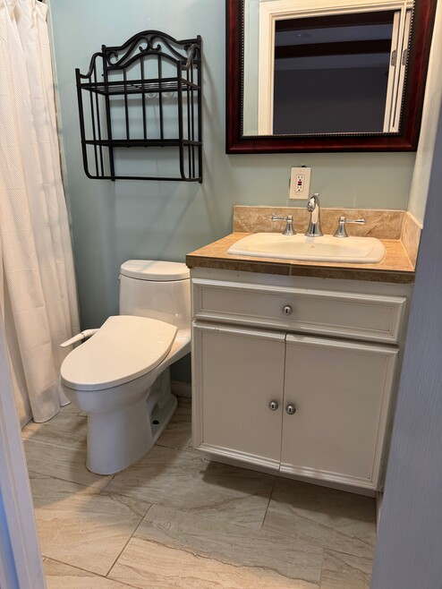 Building Photo - 17212 Strathern St