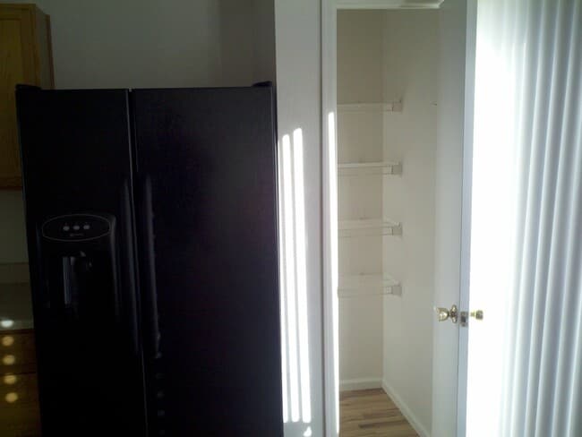 Building Photo - North-east one level living.