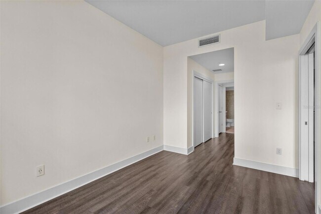 Building Photo - 1208 E Kennedy Blvd