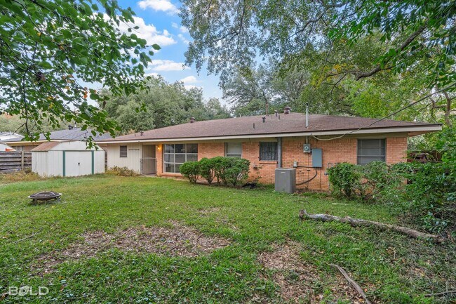 Building Photo - Home For Rent!