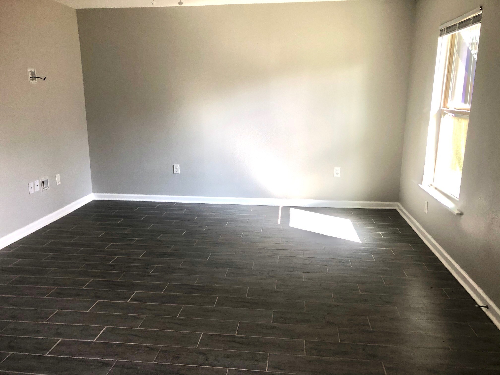 Building Photo - 312 N Chestnut St