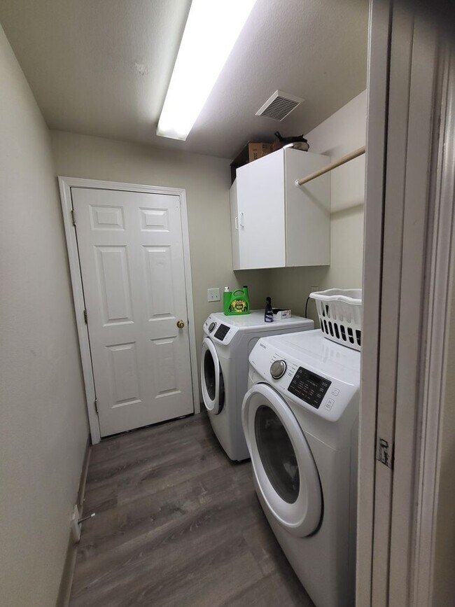 Building Photo - 2639 Arrow Wood