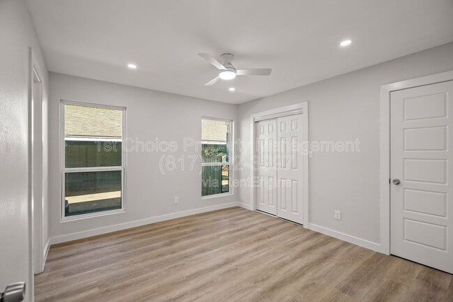 Building Photo - 4304 SW Loop 820