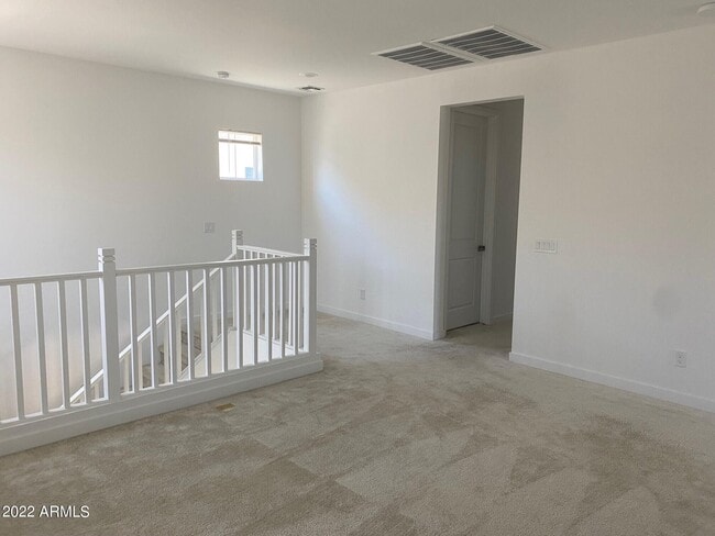 Building Photo - 823 W Gail Dr