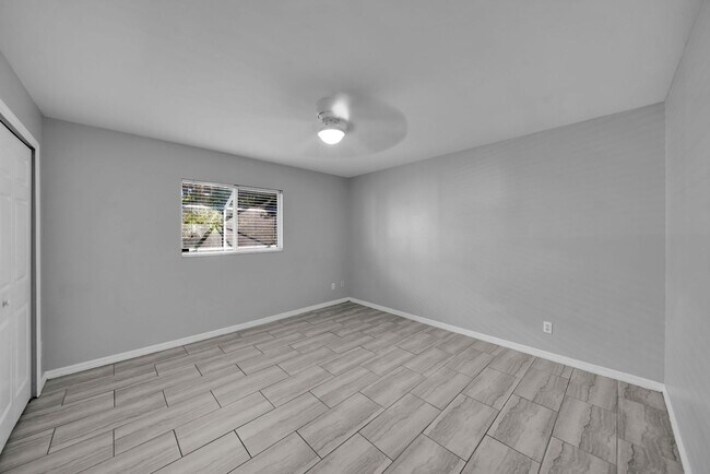 Building Photo - Unit 2 @1407 SE 24th Ave