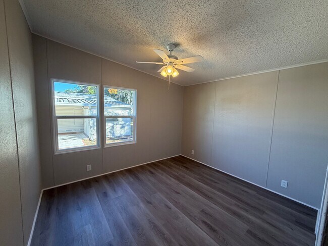 Building Photo - 2035 Red Cedar Dr