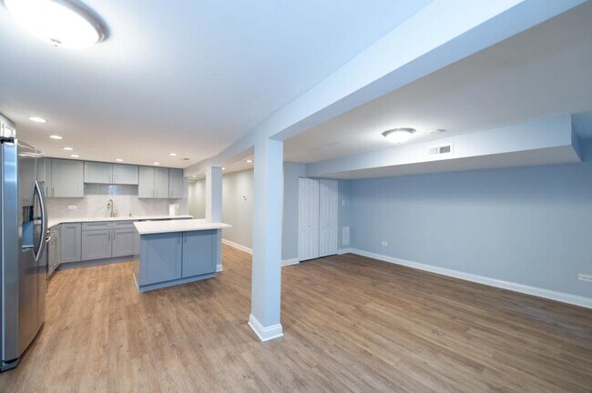 Building Photo - 1 bedroom in Chicago IL 60640