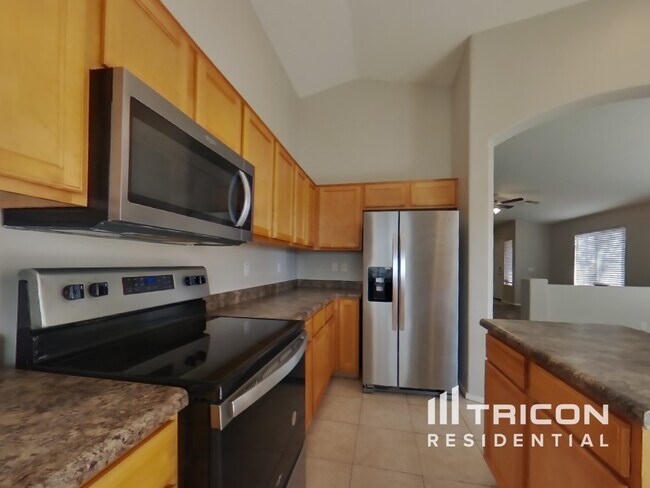 Building Photo - 46023 W Starlight Dr