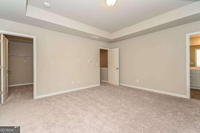Building Photo - 818 Calvin Pk Dr