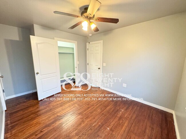 Building Photo - COMING 12/29/25! CUTE 3 BED/2 BATH STONE SINGLE FAMILY W/ GARAGE HOME IN DEL CITY!