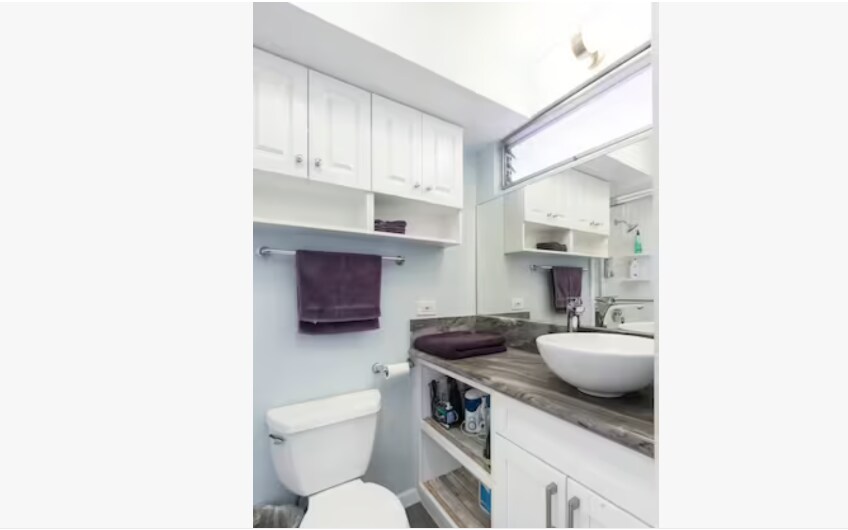 Plenty room - 2575 Kuhio Ave