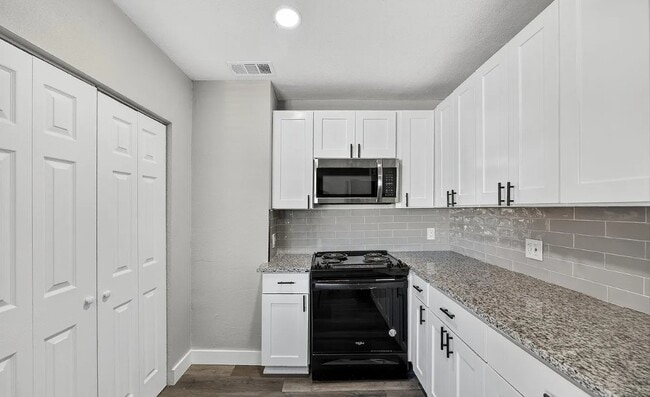 Building Photo - 5202 Birkenhead Rd