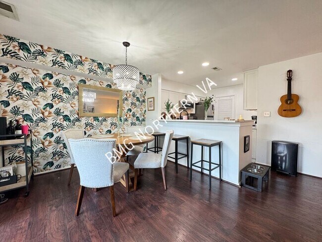 Building Photo - 8056 Pantano Pl
