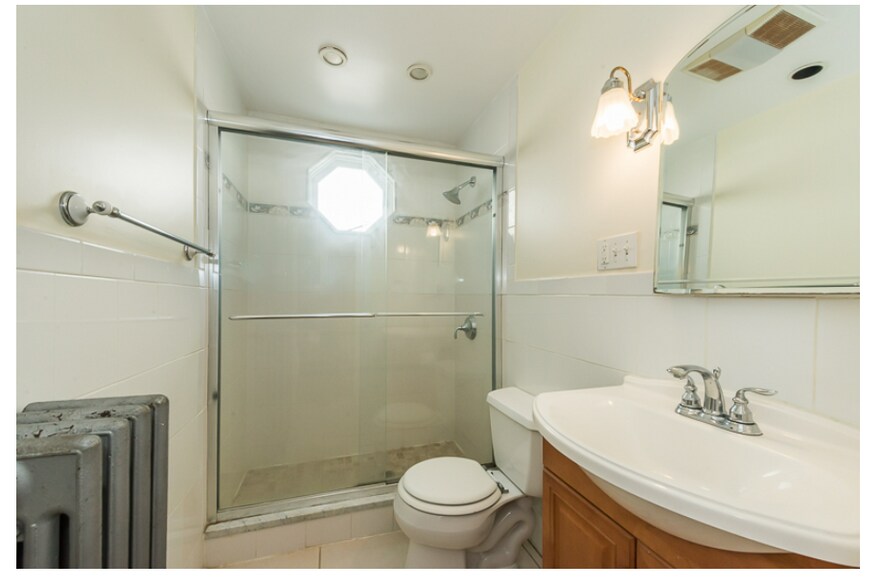 Building Photo - 46 Hobson St