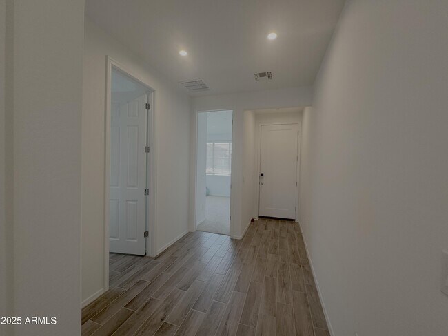 Building Photo - 13370 W Eagle Feather Rd