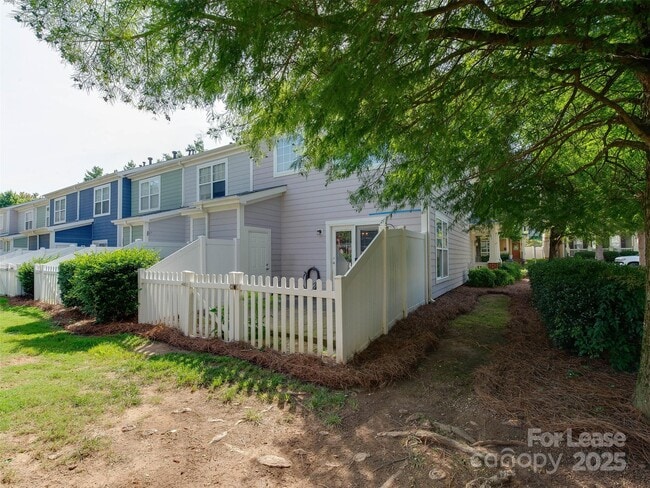 Building Photo - 1834 Lela Avenue