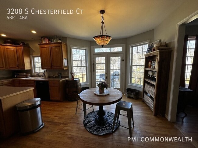 Building Photo - 3208 S Chesterfield Ct