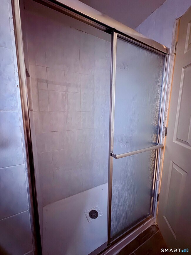 Building Photo - 2 Read St