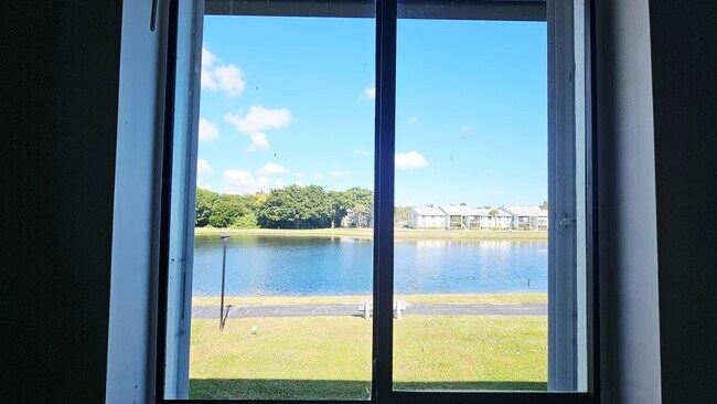 Building Photo - 1001 Green Pine Blvd