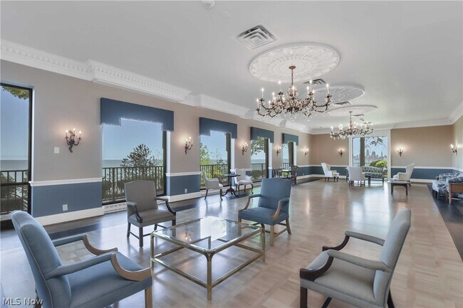Building Photo - 12500 Edgewater Dr