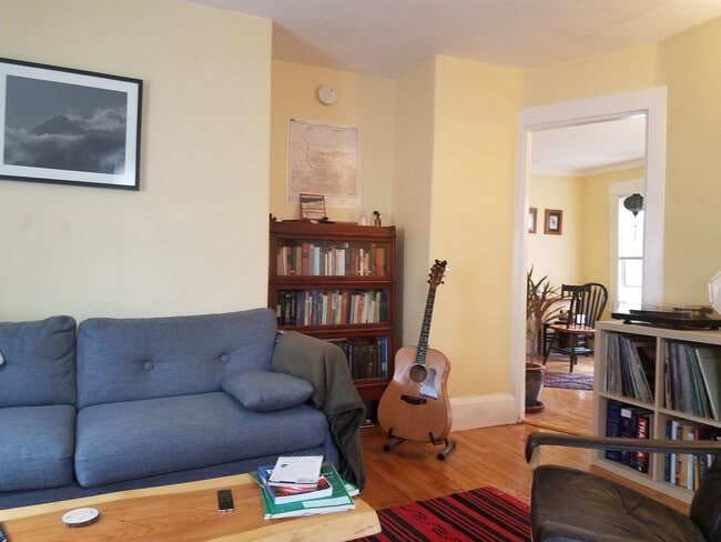 Building Photo - 14 Hamlin Ct