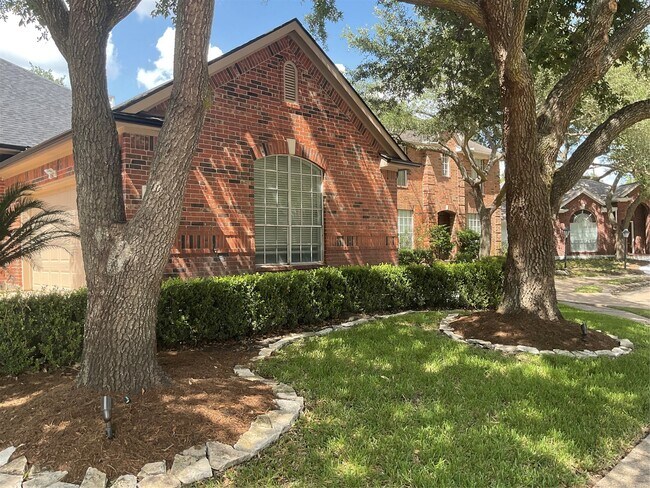 Building Photo - 12110 Shadowpoint Dr