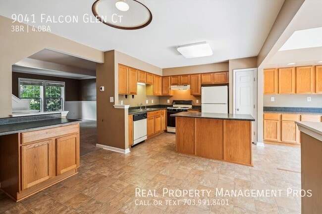 Building Photo - 9041 Falcon Glen Ct