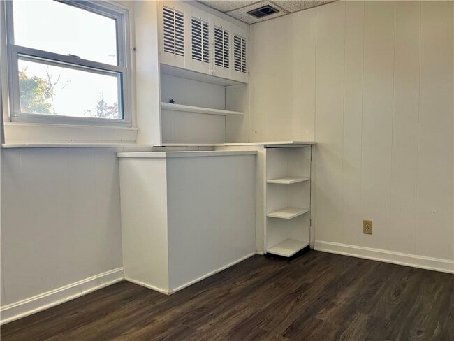 Building Photo - 35 Namquid Dr